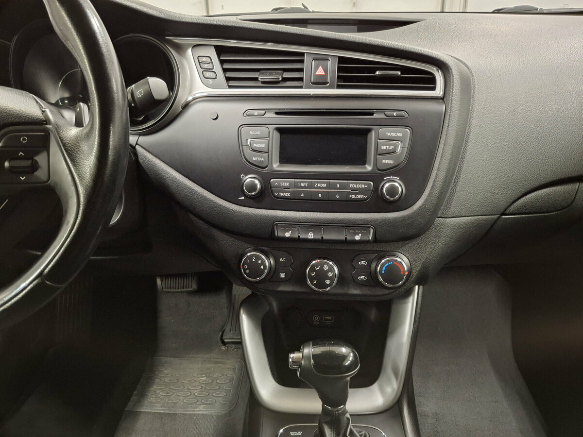 Kia Ceed с пробегом — 2015 год. Фото: #14