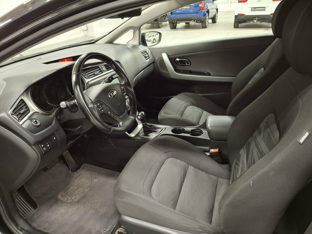 Kia Ceed с пробегом — 2015 год. Фото: #15