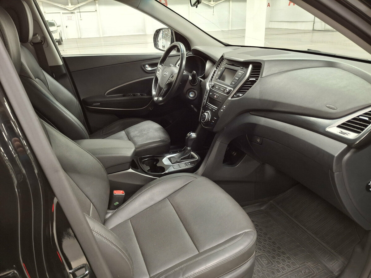 Hyundai Santa Fe с пробегом — 2018 год. Фото: #10