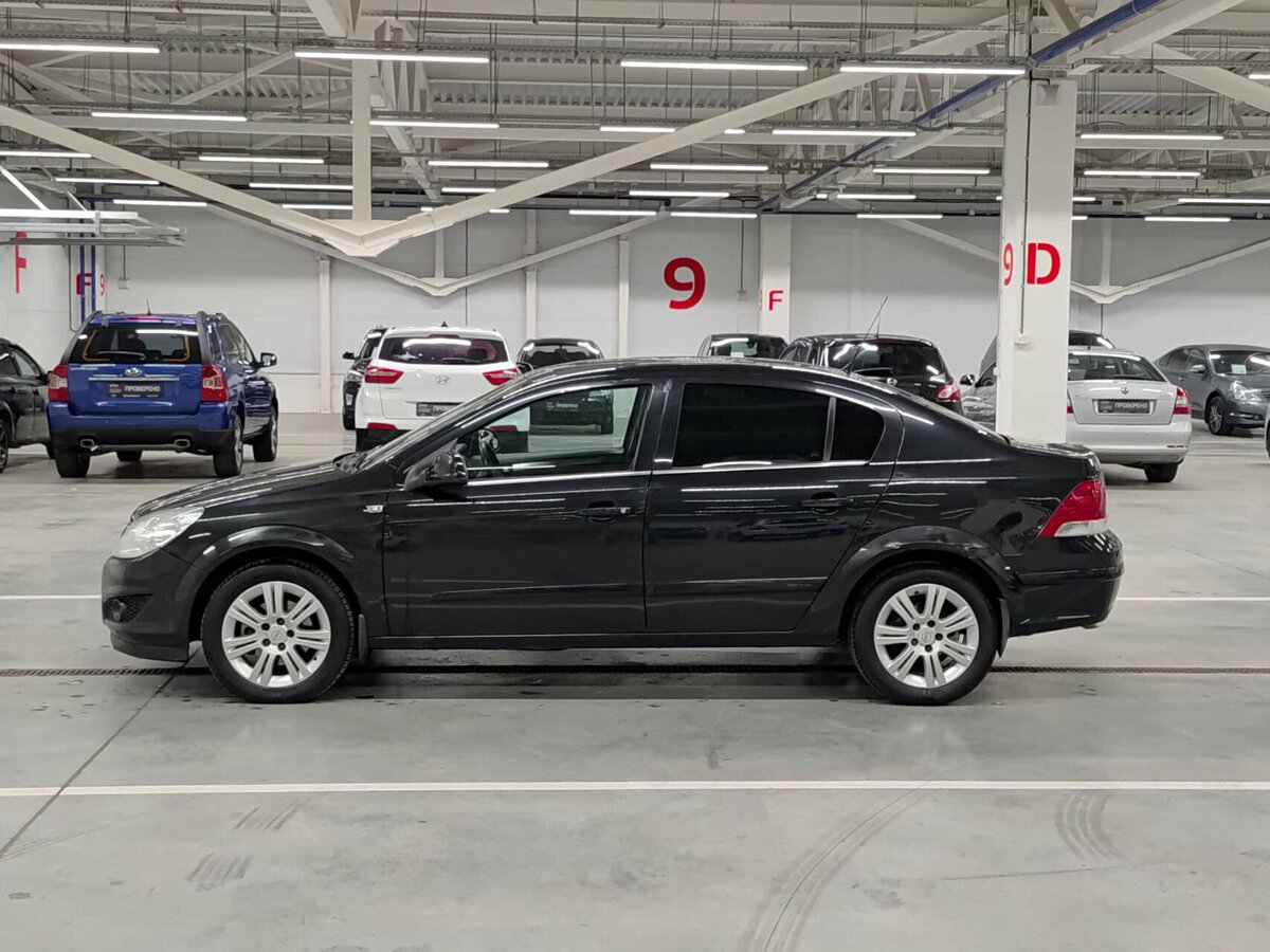 Opel Astra с пробегом — 2012 год. Фото: #3