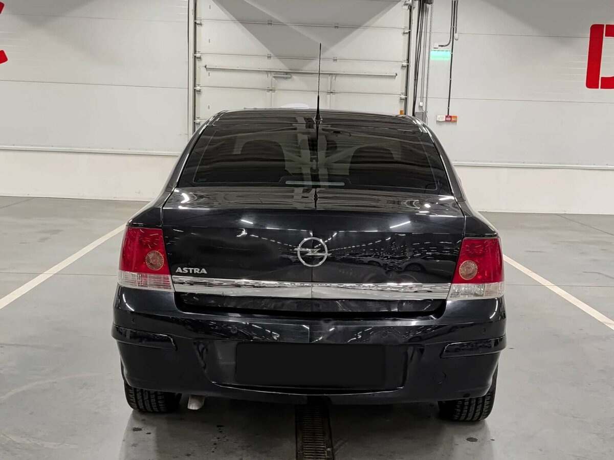 Opel Astra с пробегом — 2012 год. Фото: #5