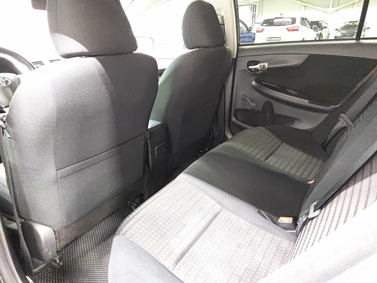 Toyota Corolla с пробегом — 2012 год. Фото: #11