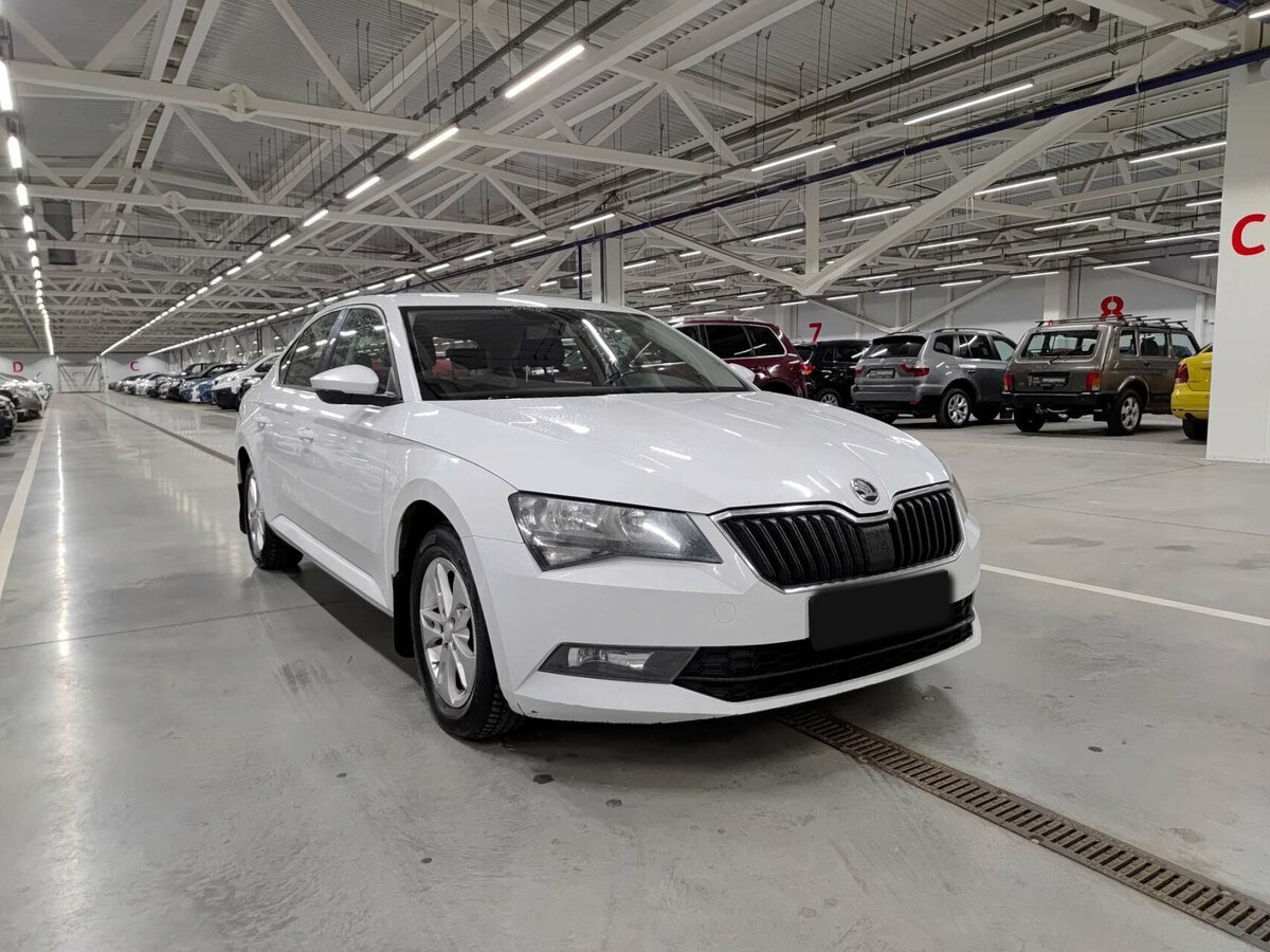 Skoda Superb с пробегом — 2016 год. Фото: #2