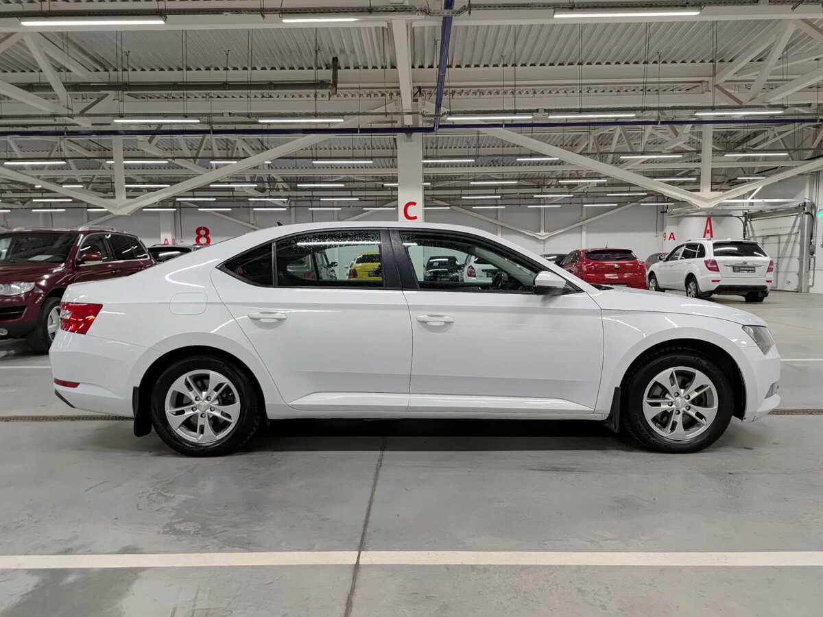 Skoda Superb с пробегом — 2016 год. Фото: #3