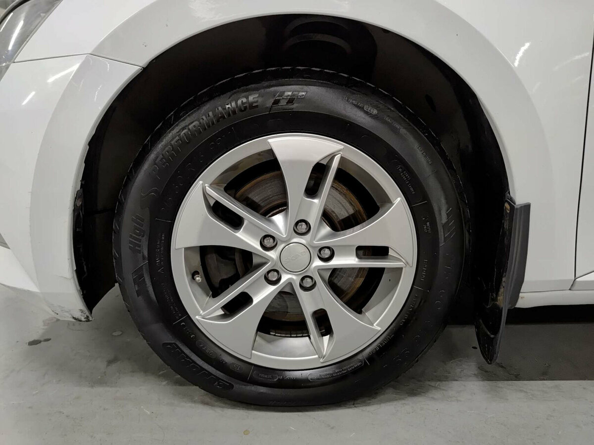 Skoda Superb с пробегом — 2016 год. Фото: #17