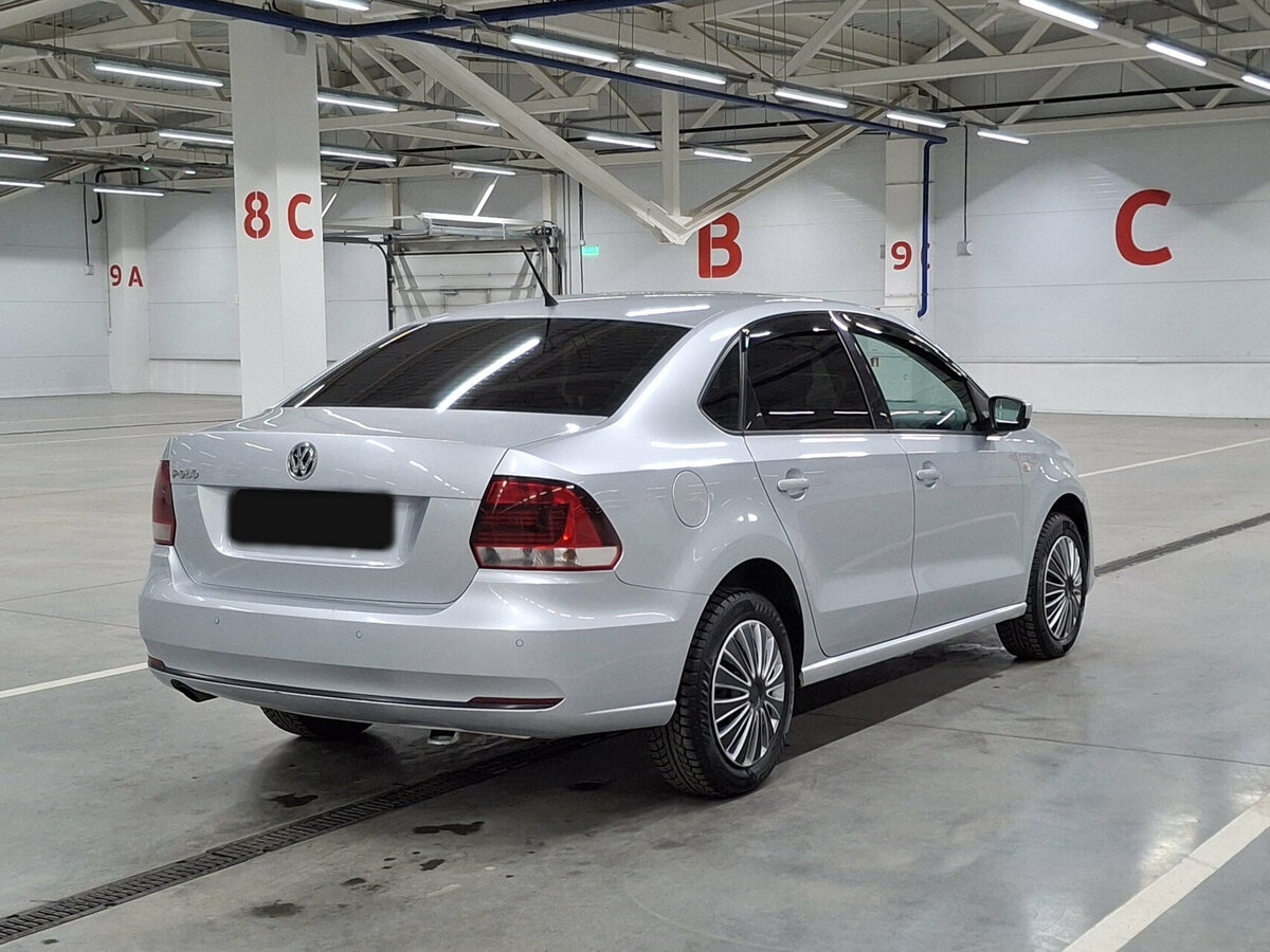 Volkswagen Polo с пробегом — 2015 год. Фото: #4