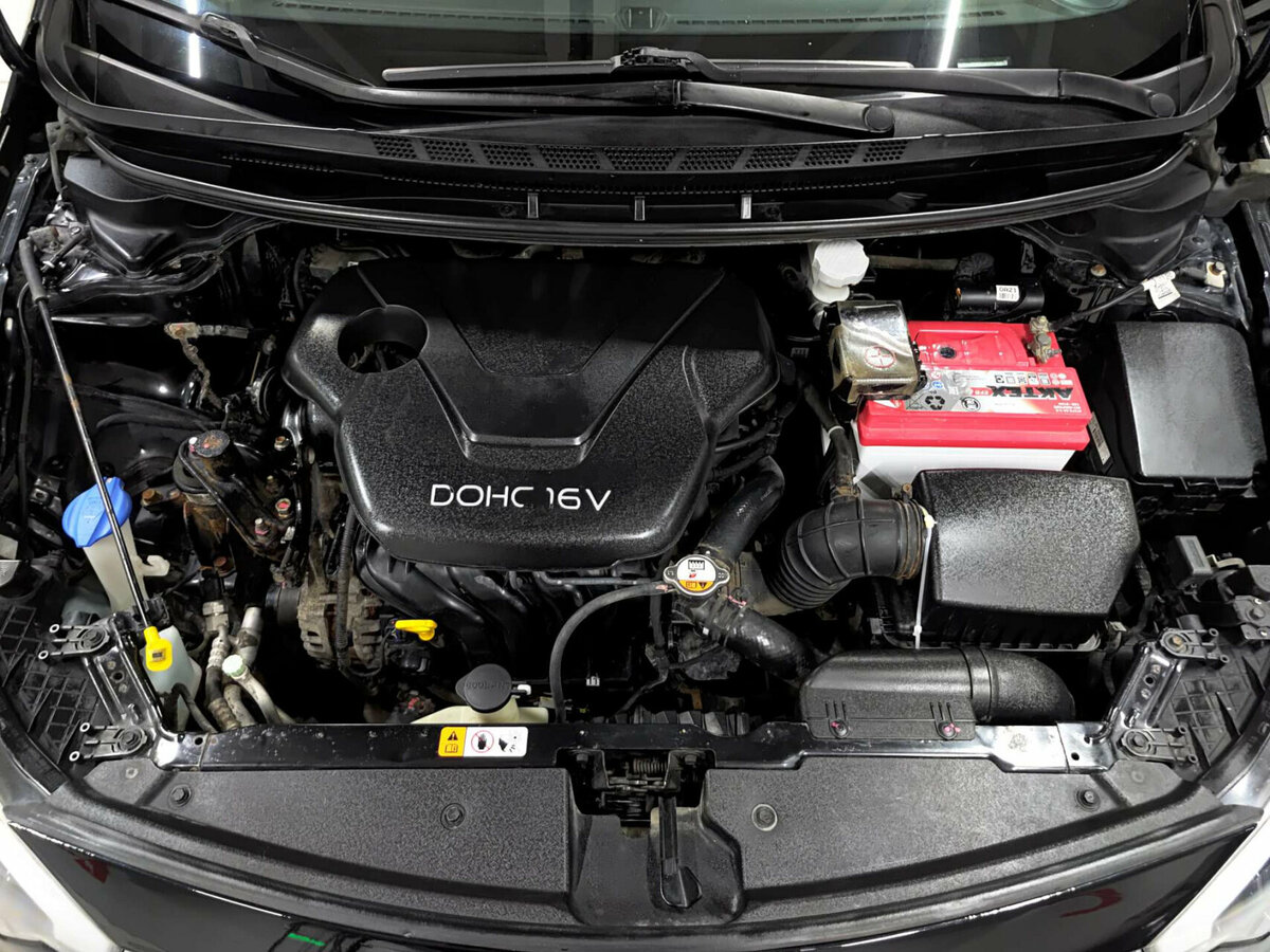 Kia Cerato с пробегом — 2013 год. Фото: #10