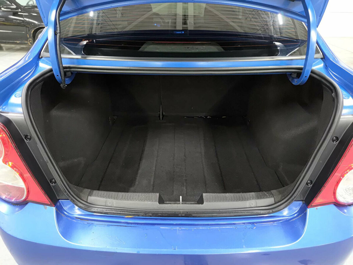 Chevrolet Aveo с пробегом — 2012 год. Фото: #9