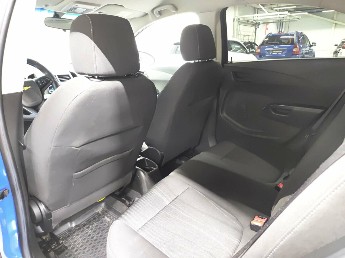 Chevrolet Aveo с пробегом — 2012 год. Фото: #11