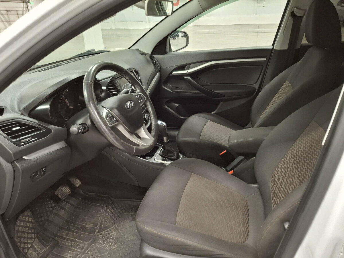 Lada (ВАЗ) Vesta с пробегом — 2020 год. Фото: #15