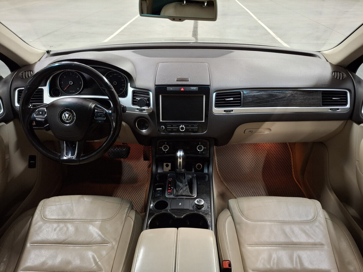 Volkswagen Touareg с пробегом — 2013 год. Фото: #13